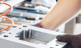 What are the regulations governing electrical lockout?