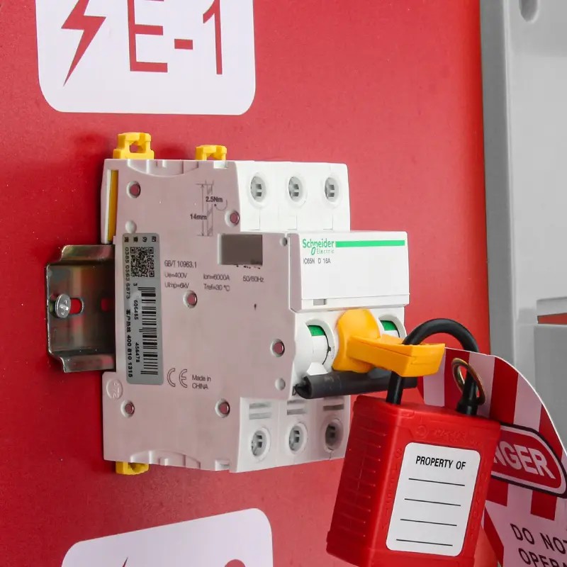 Circuit Breaker Lockout for Schneider EP-D28 application