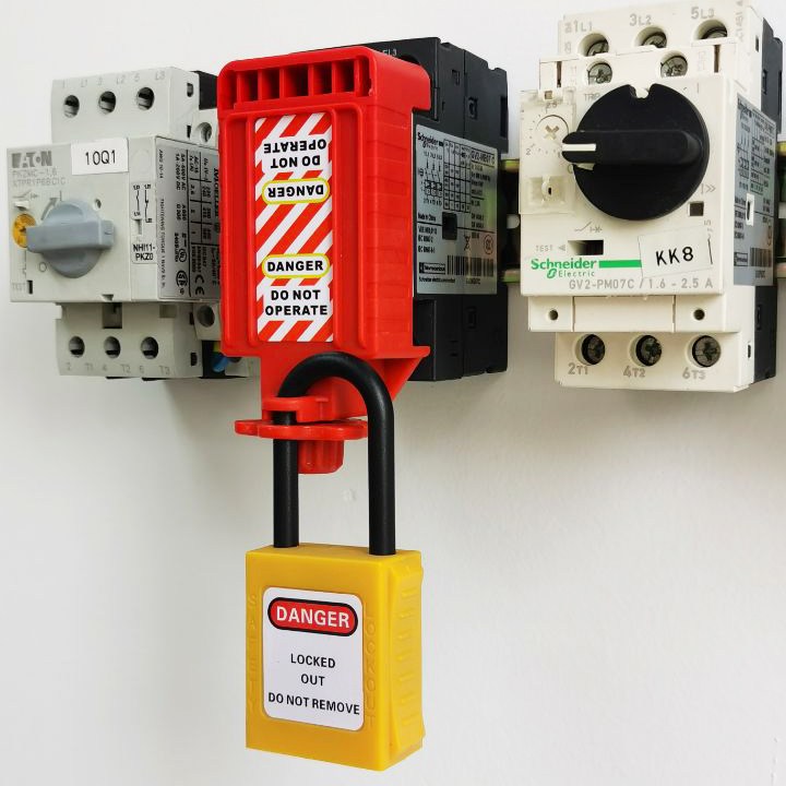 Circuit breaker lock