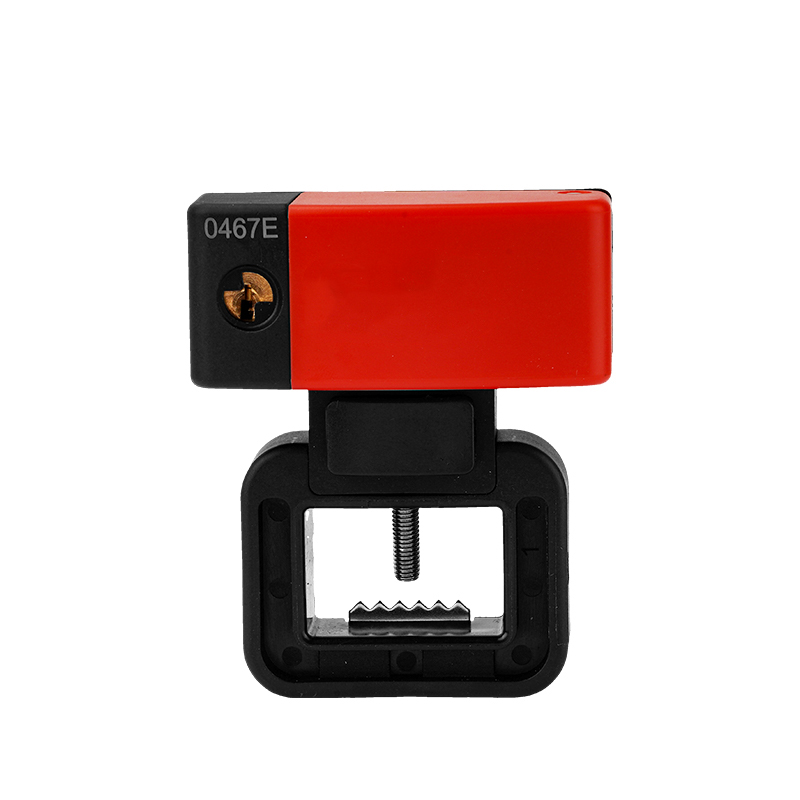 DPD1  Self-locking clamp on breaker lockout